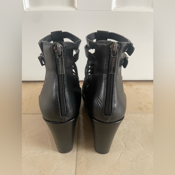 BCBG glatiato wedges - Picture 2 of 6